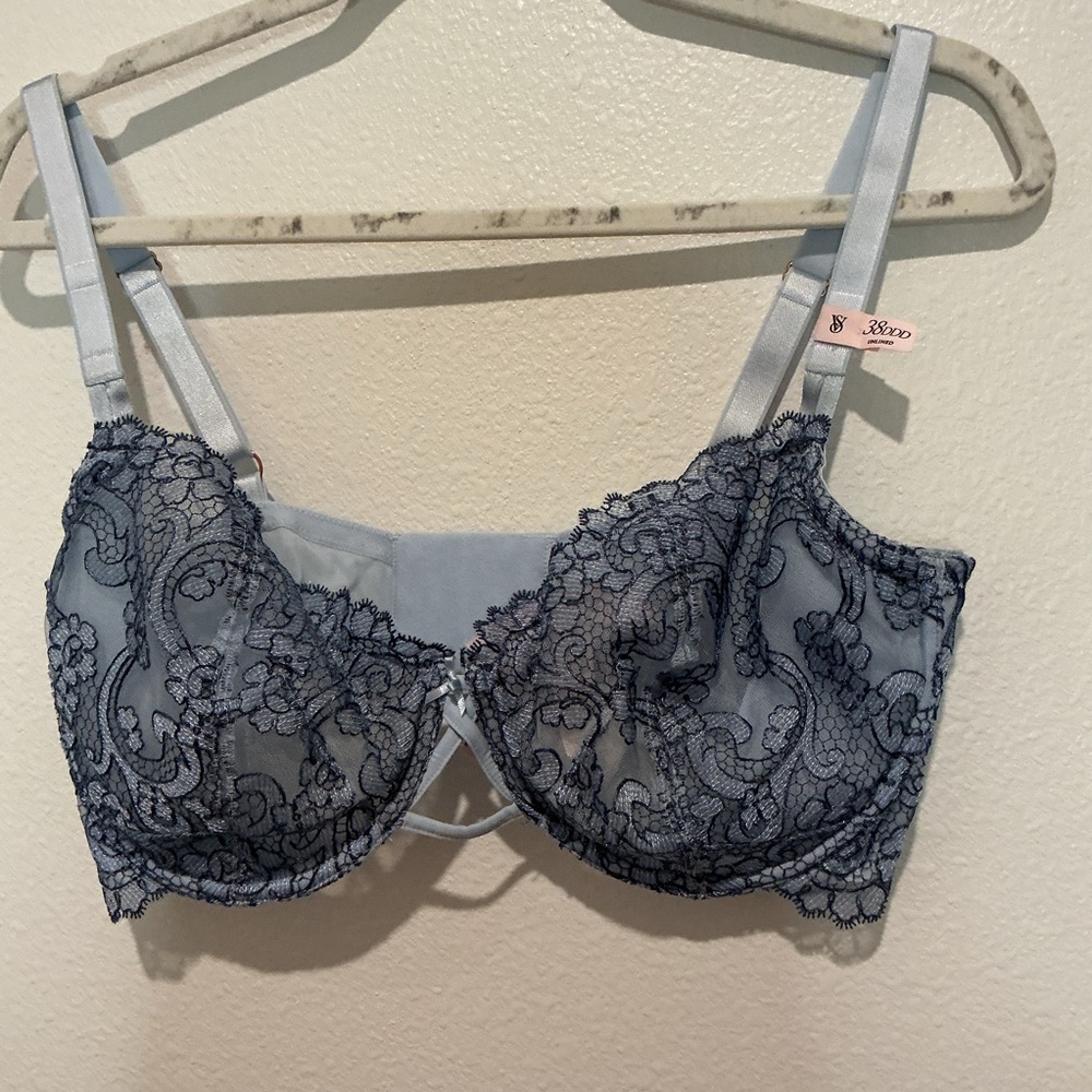 Victoria's Secret Light Blue Bra with Navy Lace Overlay NWT